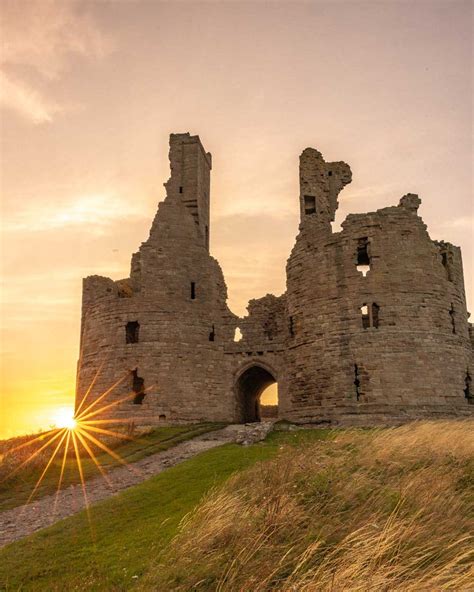 Craster to Dunstanburgh Castle Walk: is this Northumberland's best ...