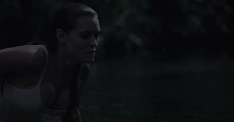 Naked Elle LeMont In Flay