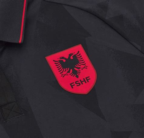 Novas Camisas Da Alb Nia Macron Mantos Do Futebol