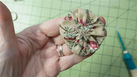 How To Turn Fabric Scraps Into Fabric Yo Yo S In No Time My Minute