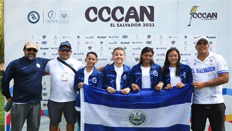 Nadadores salvadoreños logran dos medallas de bronce más en el CCCAN