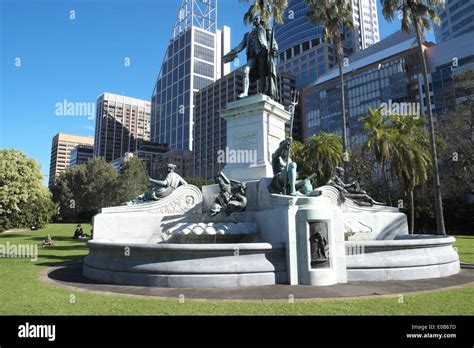 statue of captain arthur phillip first governor of NSW in Royal Botanic ...