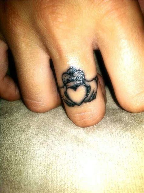 Claddagh Ring Tattoo Wedding Ring Claddagh Tattoo Ring Finger