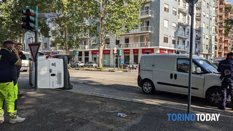 Incidente In Corso Francia Angolo Via Pozzo Strada Maggio