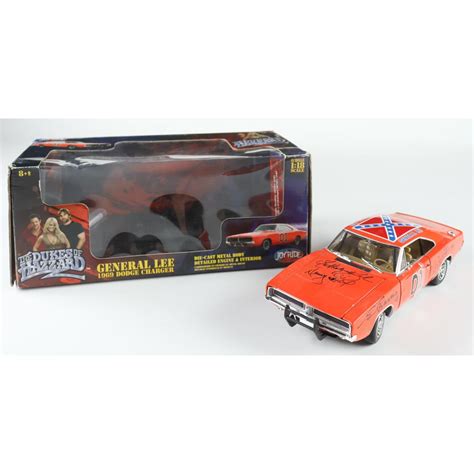 The Dukes Of Hazzard General Lee 01 1969 Dodge Charger 118 Premium Diecast Car Signed By 7