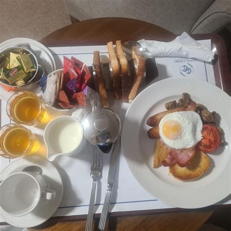 A tour of the award winning gardens of canal court 7