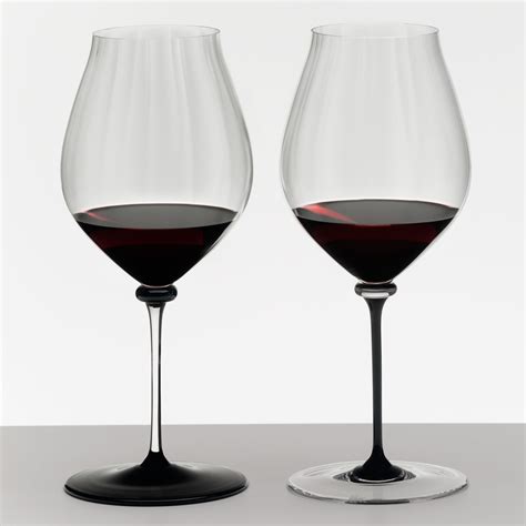 Riedel Fatto A Mano Performance Pinot Noir Clear Stem Black Base