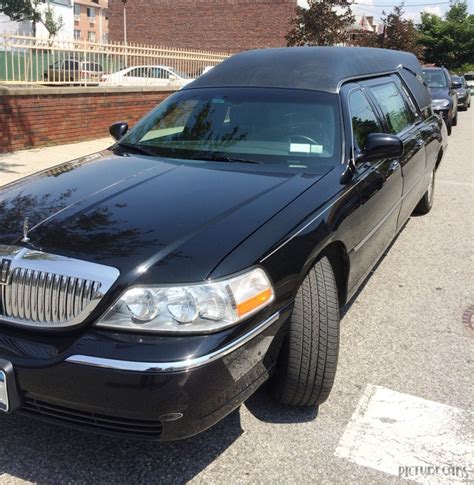 PICTURE CAR SERVICES LTD | Lincoln Town Car Black 2010 Hearse