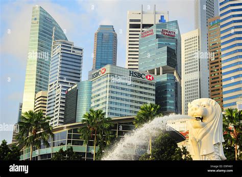 Merlion statue Stock Photo: 74716179 - Alamy