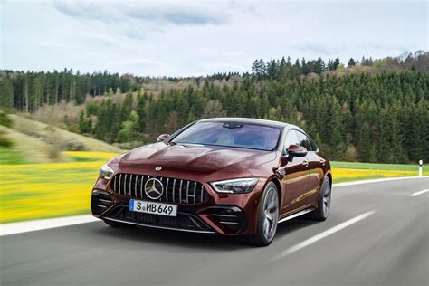 Новый Mercedes Amg Gt 4 Door Coupe 2021 с улучшенной подвеской и оснащением Mercedes Benz