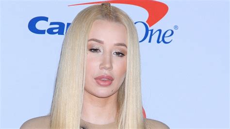 Iggy Azalea Nude Pictures Leaked Online Show Rapper In Naked Photoshoot