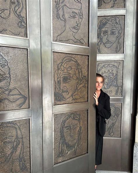 Unveiling Tracey Emins Doors For The National Portrait Gallery