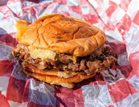 We'll executed smashburger from 7th St burger in NYC - Dining and Cooking