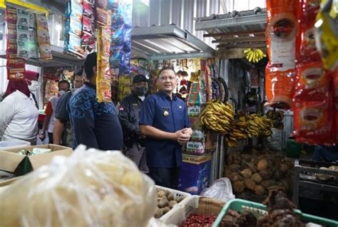 Pj Wali Kota Batu Sidak Pasar Relokasi Di Stadion Brantas Vivaborneo