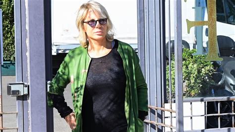 Maria De Filippi Mi Preoccupa Lallarme Del Migliore Amico Di Costanzo