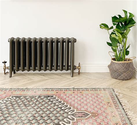 Short Princess 2 Column 560mm Cast Iron Radiator Traditional