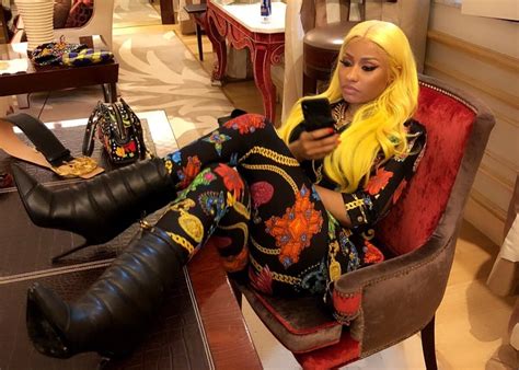 Nicki Minaj S Documentary Clip Brings Out Insta Fingers Meek