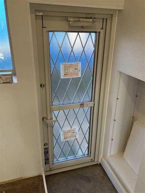 リシェント「勝手口ドア」施工例｜アルファトーヨー住器｜佐久市｜窓・玄関ドア・エクステリアリフォームのプロショップ