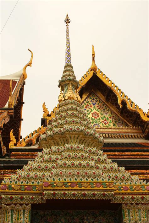 Bangkok Temples, Thailand 25931515 Stock Photo at Vecteezy