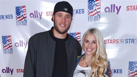 Matthew Stafford S Wife Apologizes After Throwing Pretzel At Fan During