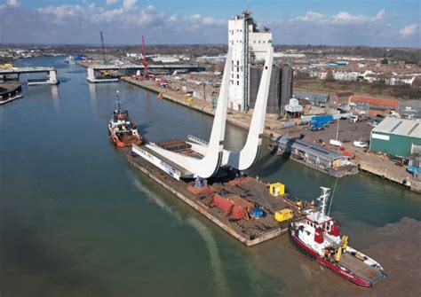 Gull Wing Construction Of The Worlds Largest Rolling Bascule Bridge