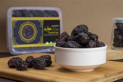 Ajwa Al-Saudi – Finest Ajwa Dates of Saudi Arabia – 500g [Now with Free ...