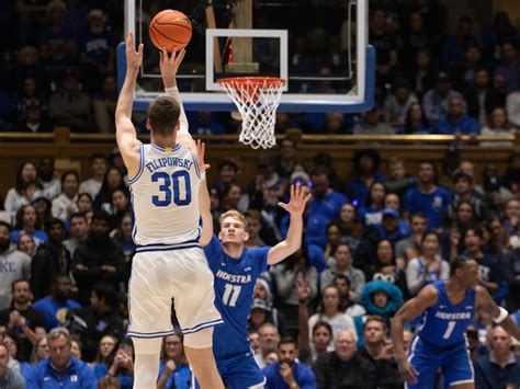 Filipowskis Dominant Day Propels No 21 Duke Mens Basketball Past Hofstra For Second