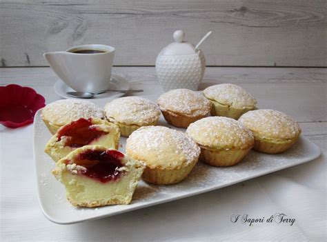 Bocconotti Con Crema Pasticcera E Amarena