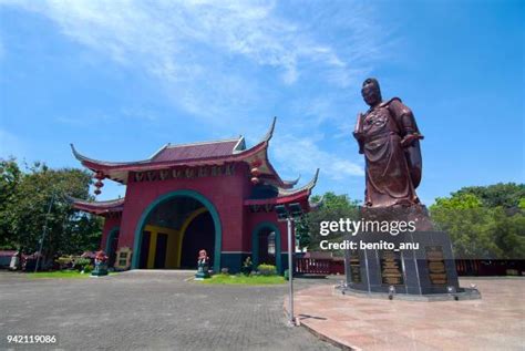 Zheng He Statue Photos and Premium High Res Pictures - Getty Images