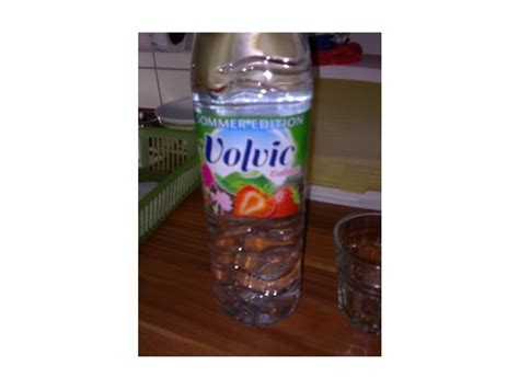 Volvic Sommeredition Erdbeere Testberichte Bei Yopi De