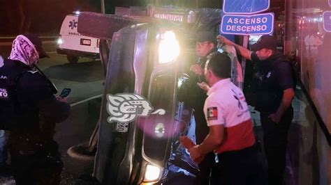 Familia Resulta Lesionada Tras Volcar En El Bulevar De Banderilla