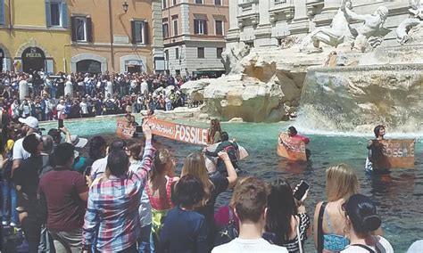 Climate Activists Turn Romes Trevi Fountain Black World DAWN