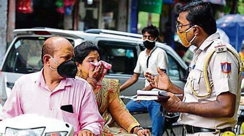 Delhi Police Steps Up Enforcement 730 Fined In A Day For Not Wearing