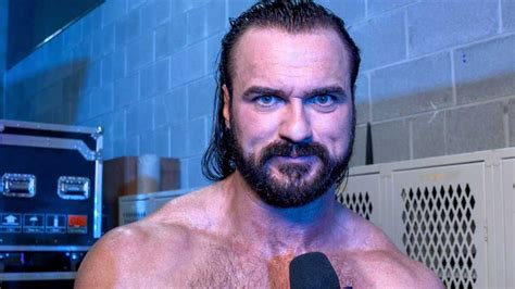 Drew Mcintyre Reacciona Molesto Al Regreso De Cm Punk A Wwe