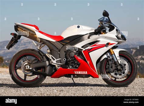 Yamaha Yzf R1 2008 Motorcycle Stock Photo Alamy