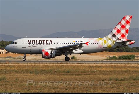 Ec Mtc Volotea Airlines Airbus A Photo By Michael Pavlotski Id