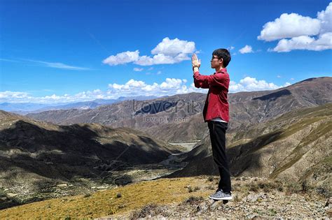 Boys Praying At The Top Of The Mountain Picture And Hd Photos Free