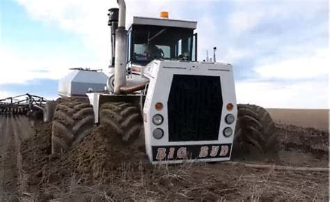 Big Bud 747 In 1977 the Big Bud 747 tractor was built in Havre, Montana ...