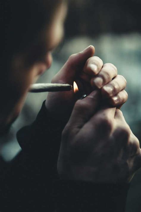 Marijuana Abuse: Signs, Symptoms, and Treatment - Addiction Answers