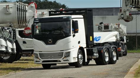 XCMG lança primeiro caminhão elétrico rodoviário do Brasil Caminhões