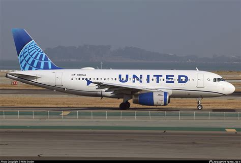 N801UA United Airlines Airbus A319 131 Photo By Mike Snyder ID