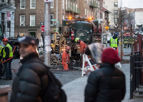 Reports Of Gas Odors Surge After East Harlem Blast The New York Times