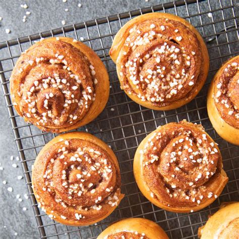 What Is Cinnamon Bun Day Food And Journeys