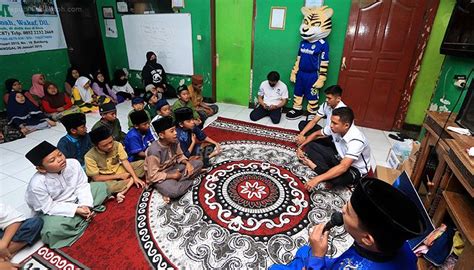 Rayakan Hut Ke Pt Pbb Persib Sambangi Sejumlah Panti Asuhan