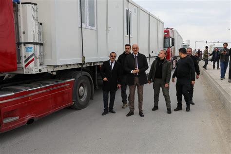 Van dan deprem bölgesi Malatya ya 30 konteyner Gündem Haberleri