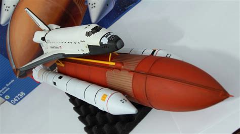 Space Shuttle Discovery And Booster Rocket 1144 Scale Model Youtube