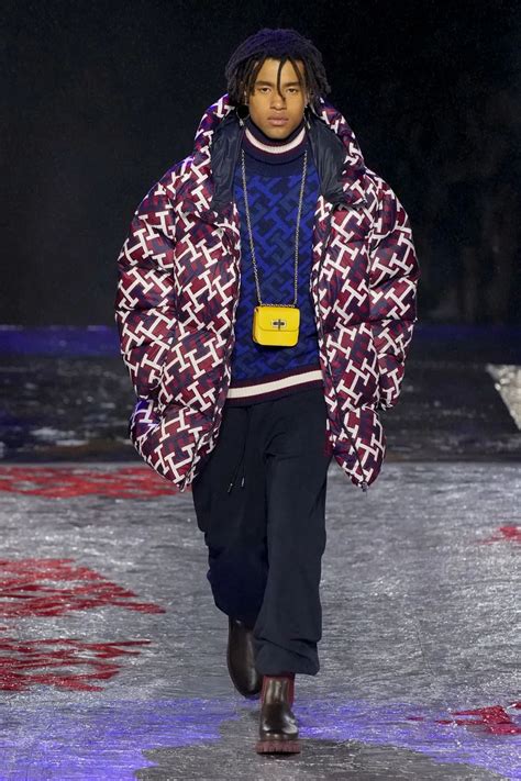 Tommy Hilfiger Fall 2022 2023 Tommy Factory RUNWAY MAGAZINE Official