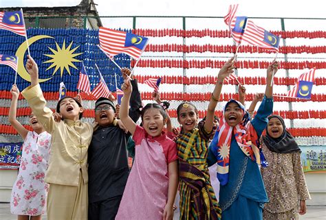 Keluarga Malaysia Satu Refleksi Hak Asasi Manusia Di Malaysia The