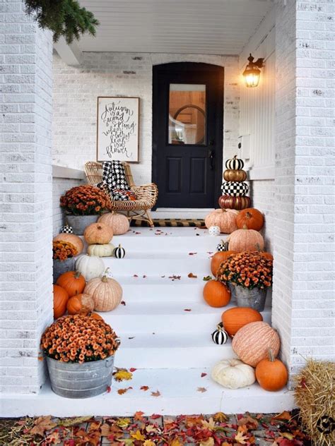 20 Fall Porch Decorating Ideas That Have Us Bewitched