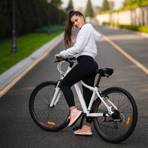 Las Bicicletas Dise Adas Para Mujeres A Menudo Presentan Una Geometr A